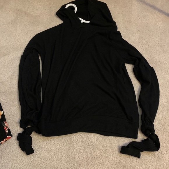 Bell Sleeve Hoodie with Ties - Picture 4 of 4